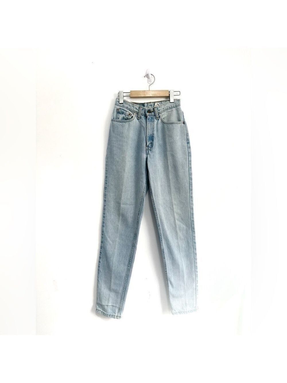 Vintage Levi’s 512 High Rise Slim Fit Tapered Leg Light Wash Jeans